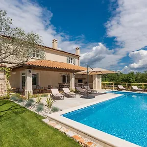 https://villa-osmium-smoljanci.in-istria.net